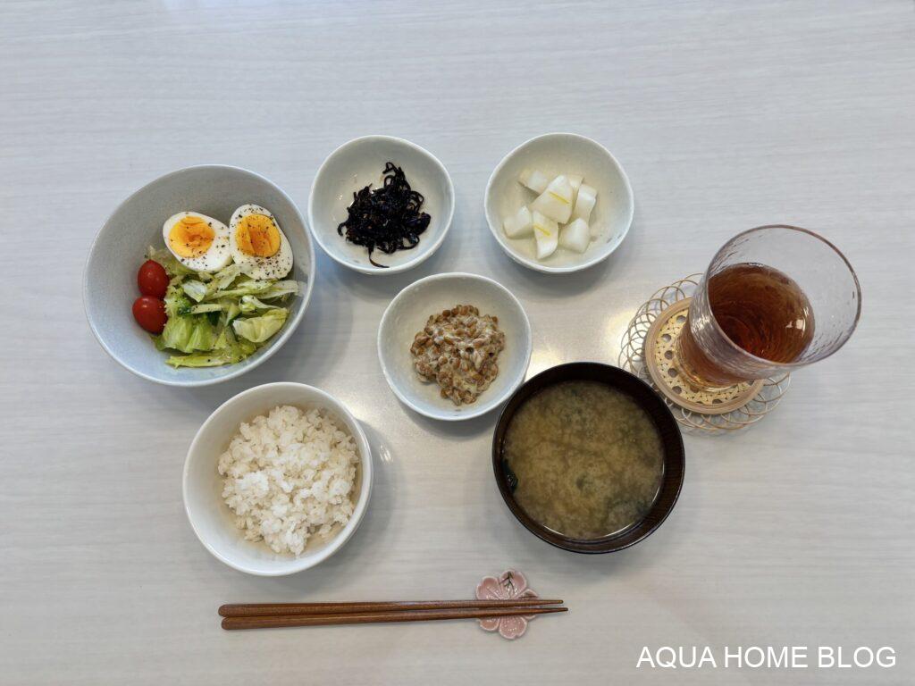 朝食