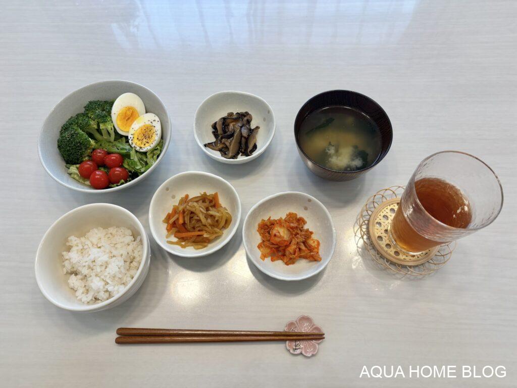 朝食